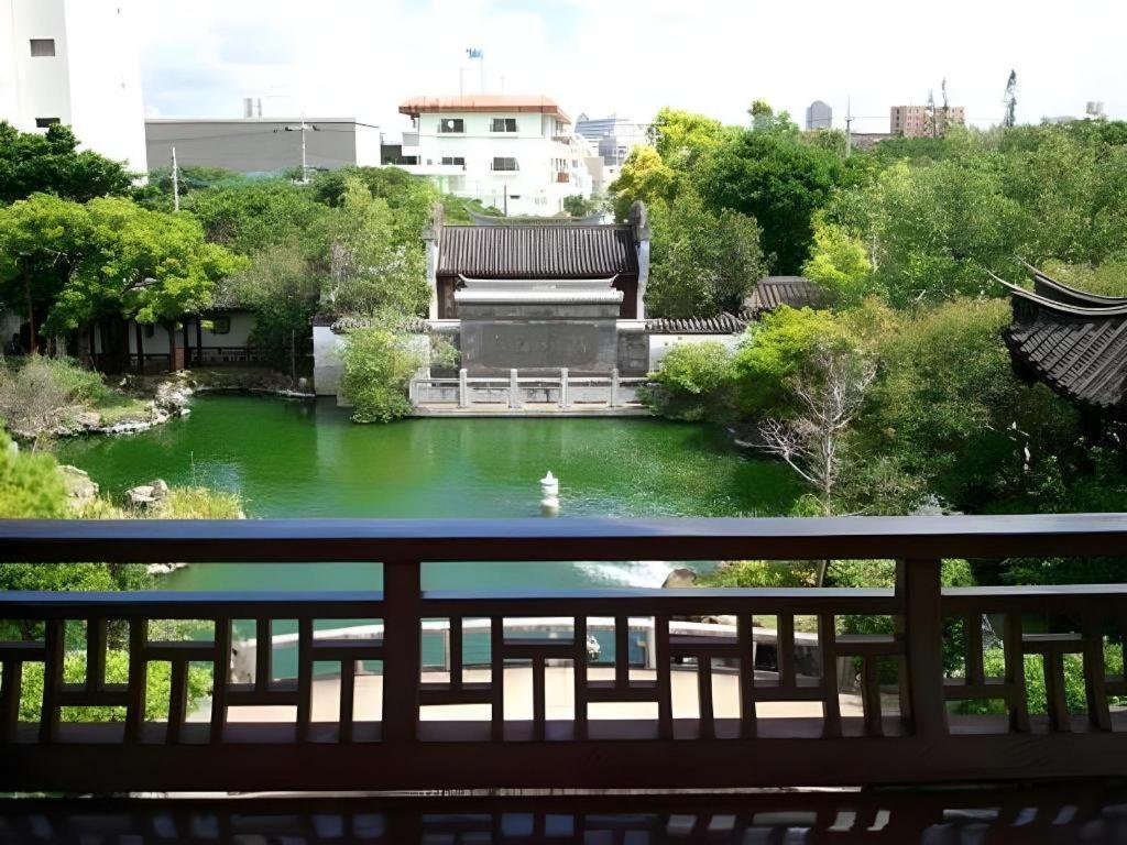 Hotel Peace Land Kume Наха Экстерьер фото